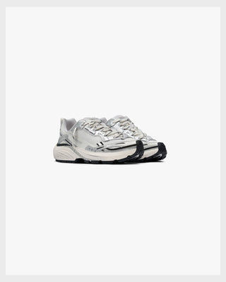 Storm-Torn Flat White/silver